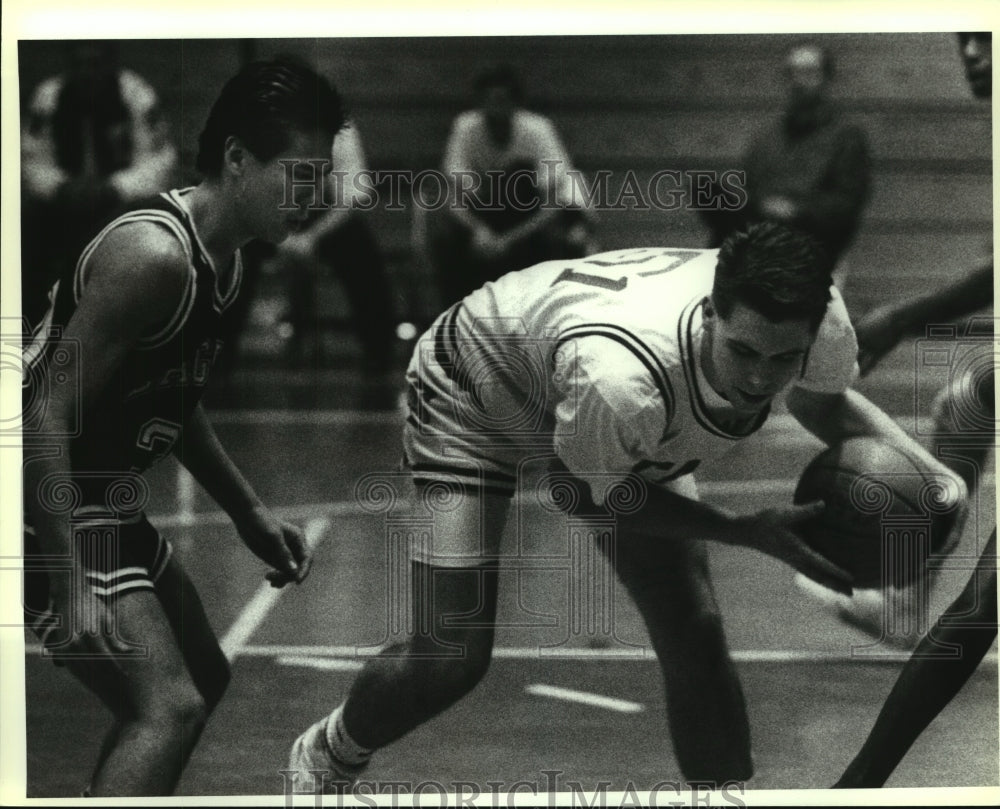 1991 Press Photo Sean Connolly, Taft High School Basketball Player at Game - Historic Images