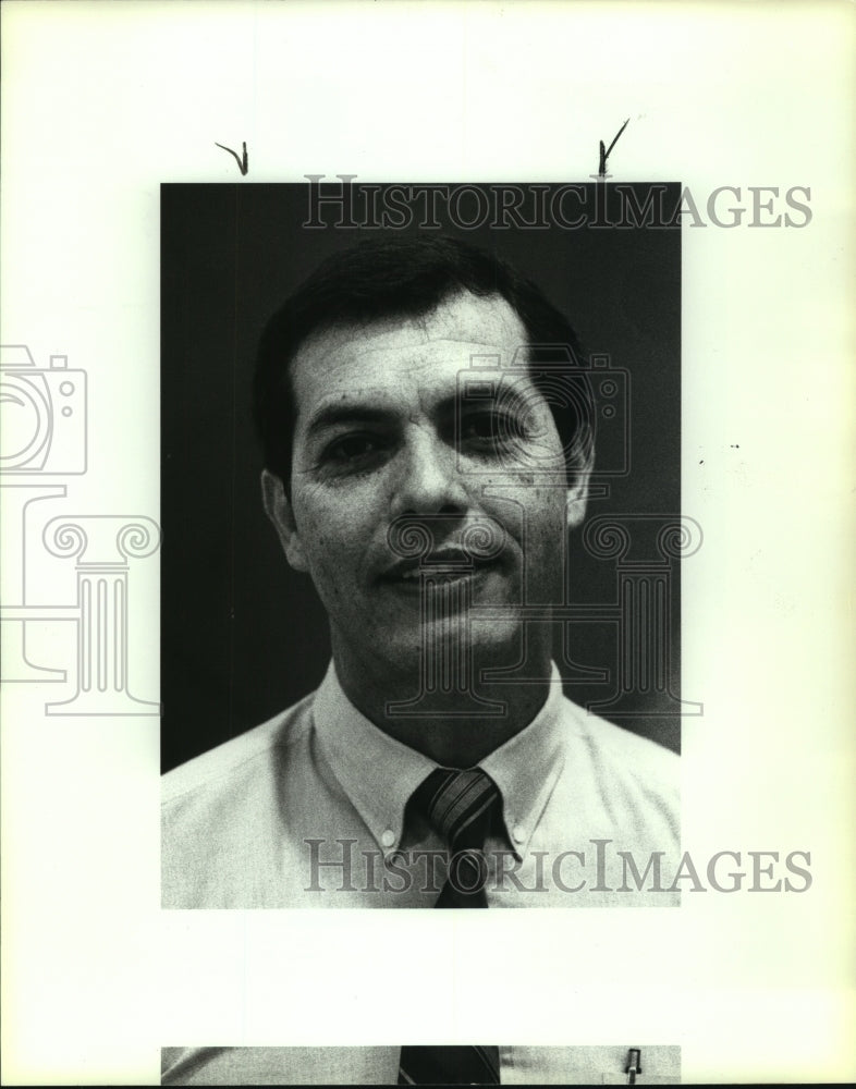 1990 Press Photo Burbank high boys basketball coach Art Gonzales - sas10567 - Historic Images