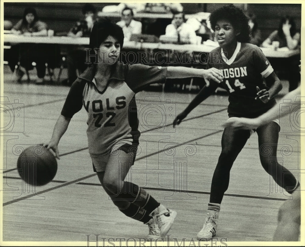 1984 Press Photo Judson and Lee play girls high school basketball - sas10728- Historic Images