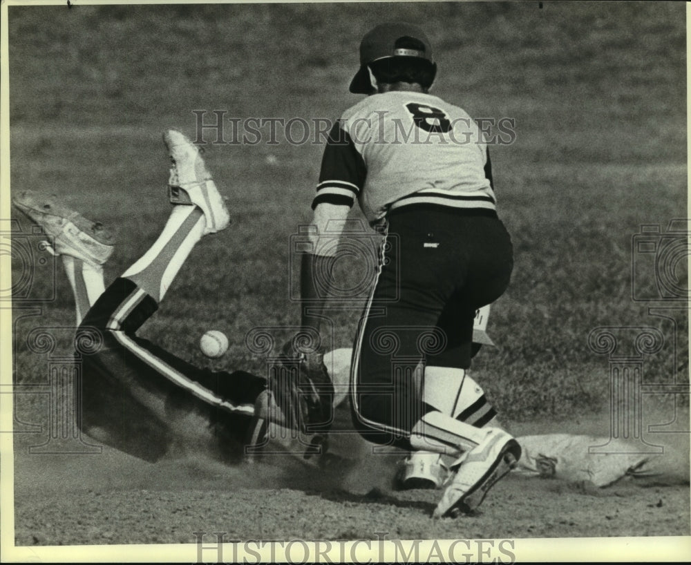1984 Press Photo TMI and St. Anthony play high school baseball - sas10746- Historic Images
