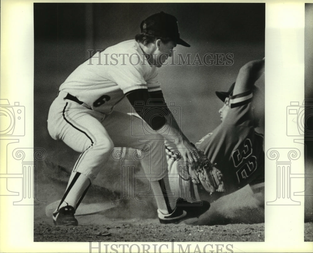 1986 Press Photo El Paso and East Central High School Baseball Players at Game - Historic Images