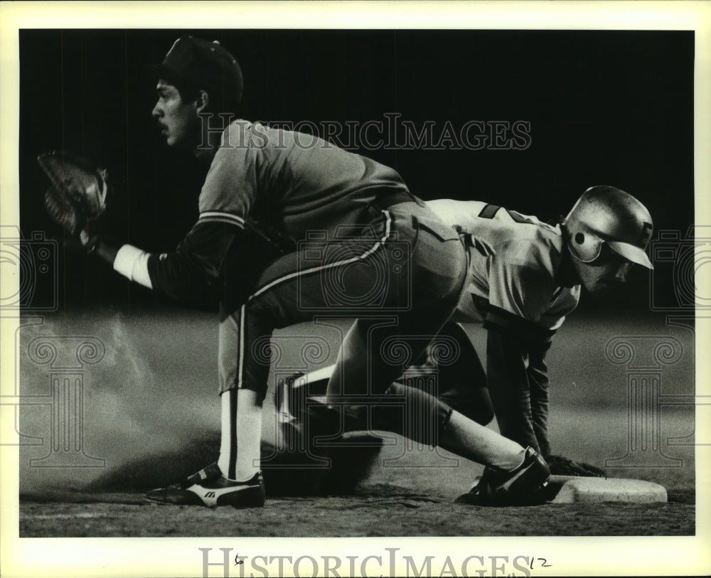 1985 Press Photo Edison and Jefferson High School Baseball Players at Game-Historic Images