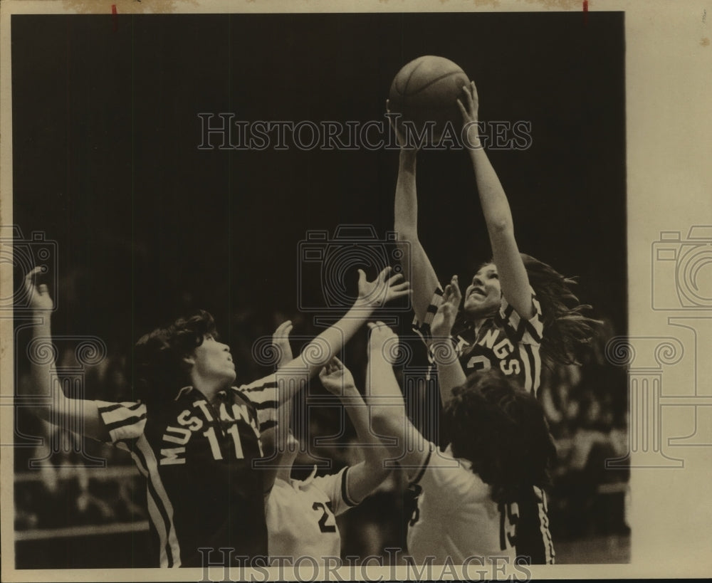 1977 Press Photo Linda Biediger, Jay High School Basketball Player at Game- Historic Images