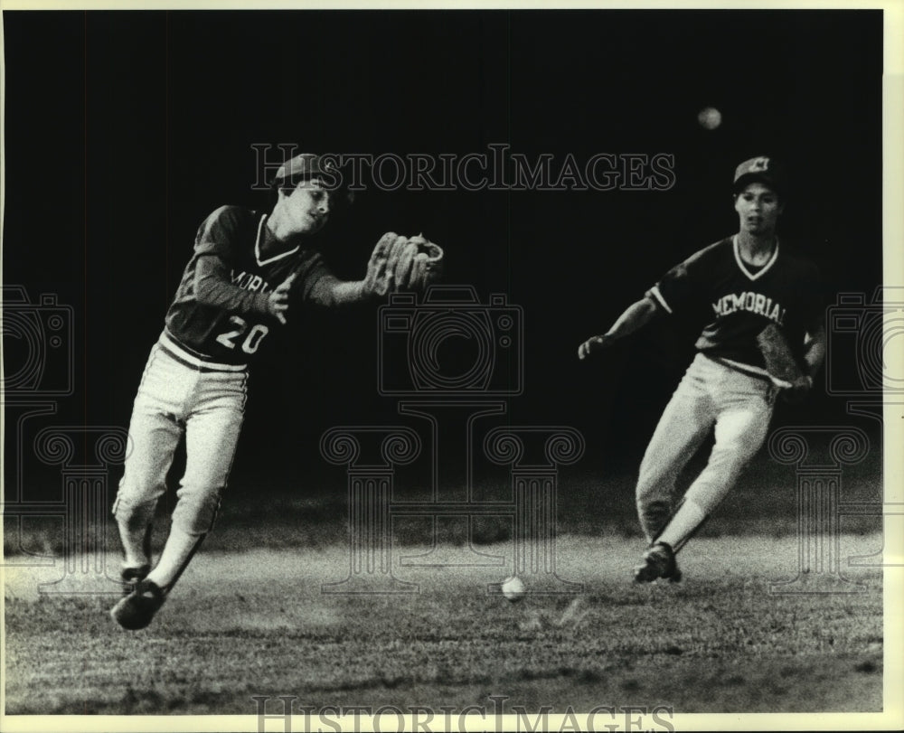 1986 Press Photo Richard Contredas, Memorial High School Baseball Player at Game- Historic Images