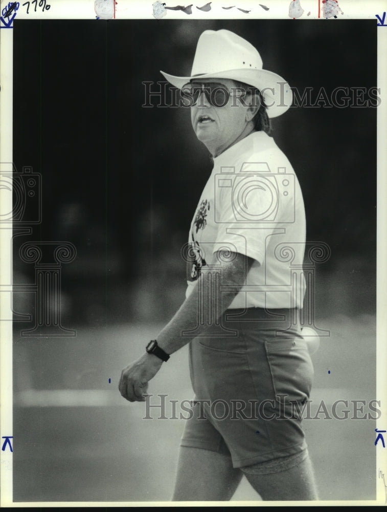 1989 Press Photo Jerry Glanville at Houston Oilers Football Camp - sas11029- Historic Images