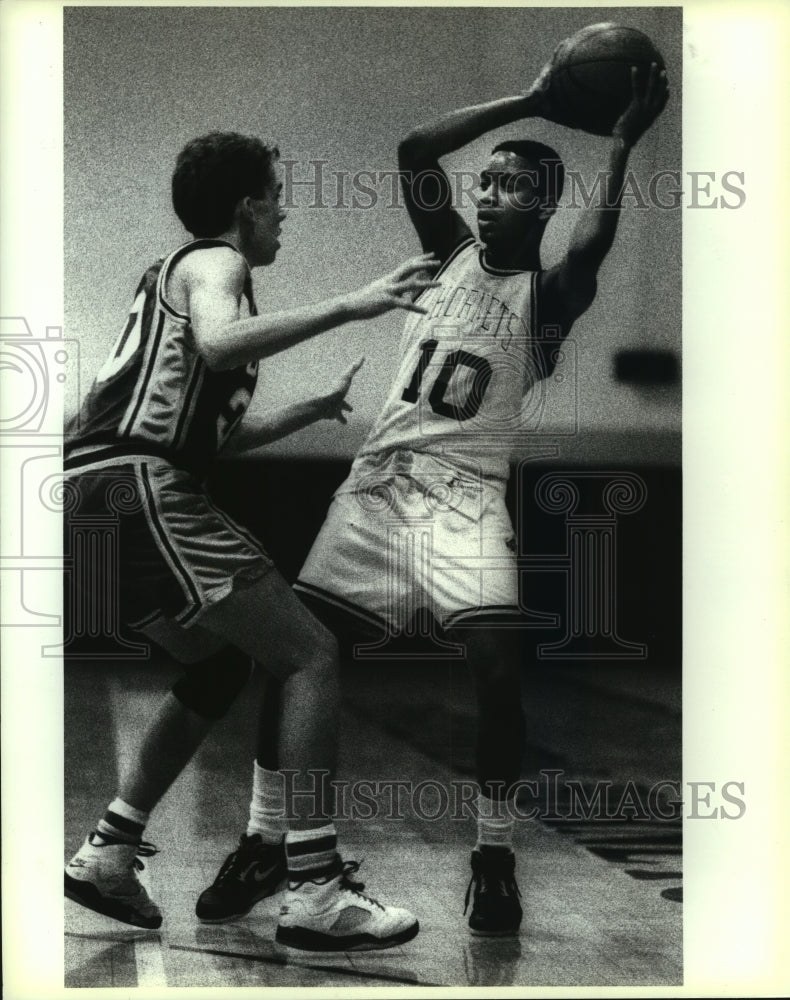 1990 Press Photo East Central and Judson High School Basketball Players at Game- Historic Images
