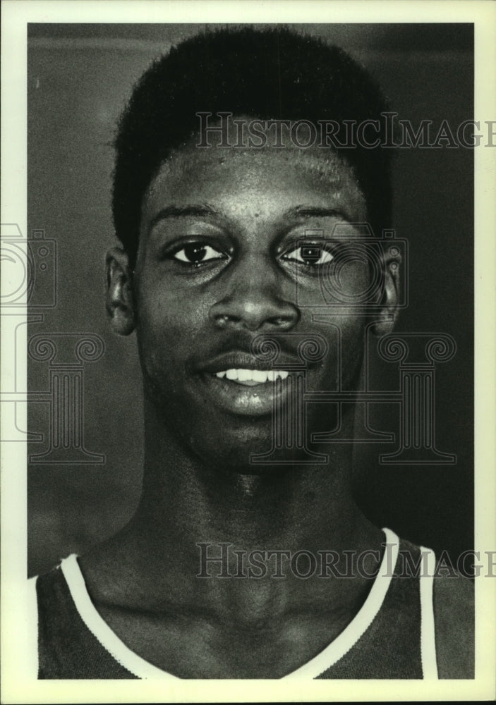 1986 Press Photo Lester Henderson, Sam Houston High School Basketball Player - Historic Images