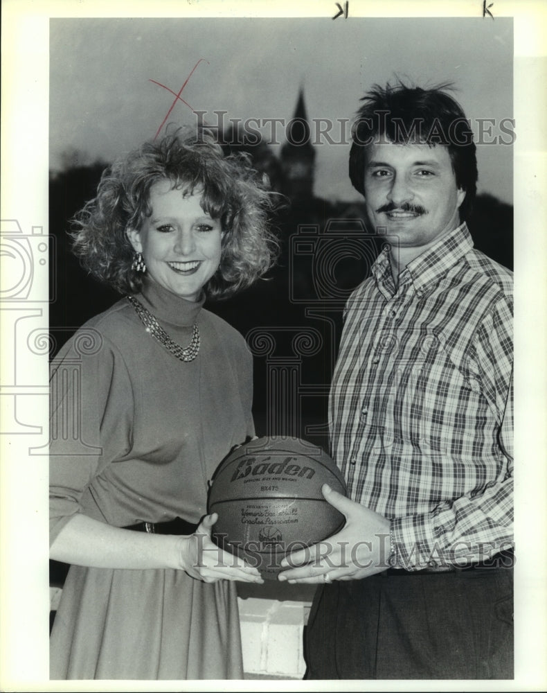 1993 Press Photo Danny Kaspar, Incarnate Word College Men's Basketball Coach - Historic Images