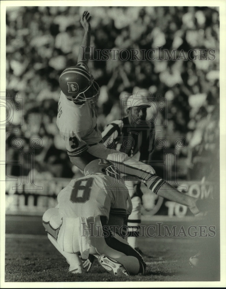 Press Photo Rich Karlis, Denver Broncos Football Kicker at Game - sas11510- Historic Images