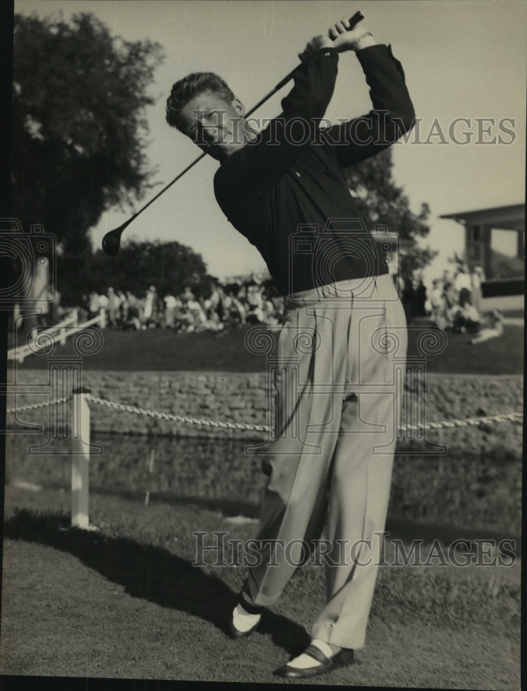 Press Photo Golfer Les Kennedy - sas11831 - Historic Images