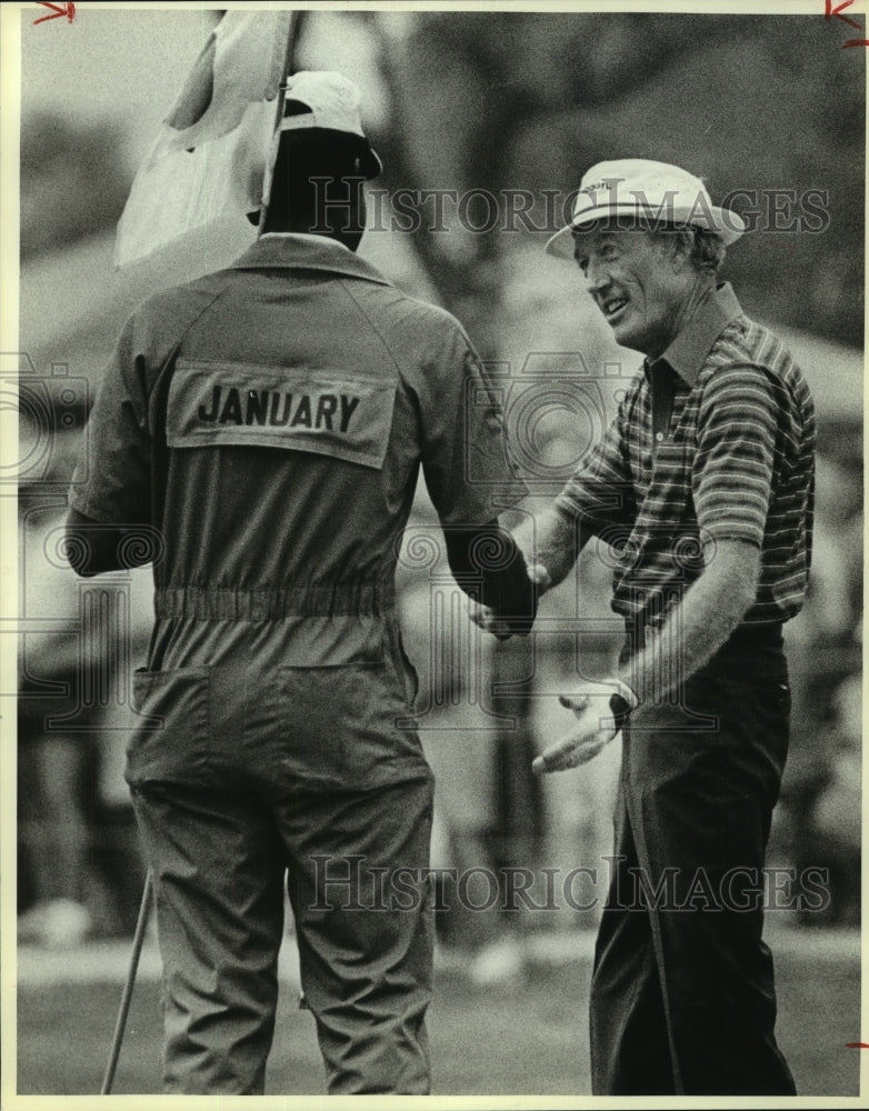1985 Press Photo Golfer Don January with Caddy at Dominion Golf Course - Historic Images