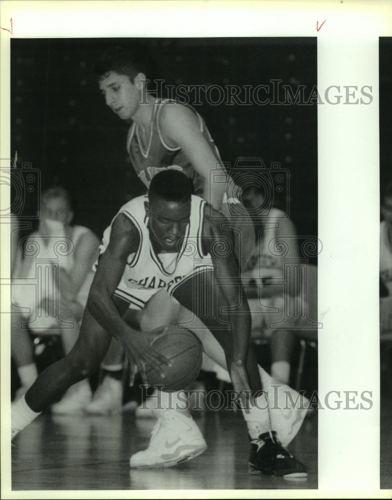 1992 Press Photo Churchill and Holmes High School Basketball Players at Game- Historic Images