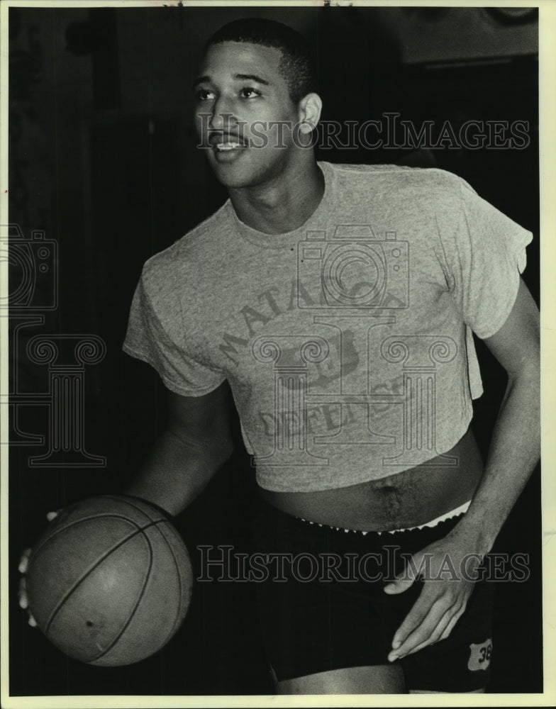 1987 Press Photo Thomas Gipson, Seguin High School Basketbal Player - sas12031- Historic Images