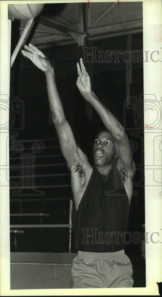 1987 Press Photo Adrian Wright, Holmes High School Basketball Player - sas12032 - Historic Images