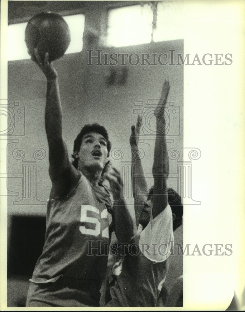 1987 Press Photo Gilbert Vasquez, Lanier High School Basketball Player - Historic Images