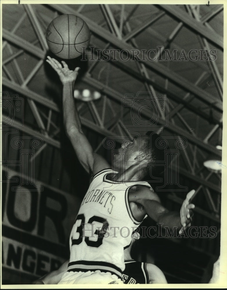 1987 Press Photo Darryl Eddington, High School Basketball Player at Game-Historic Images