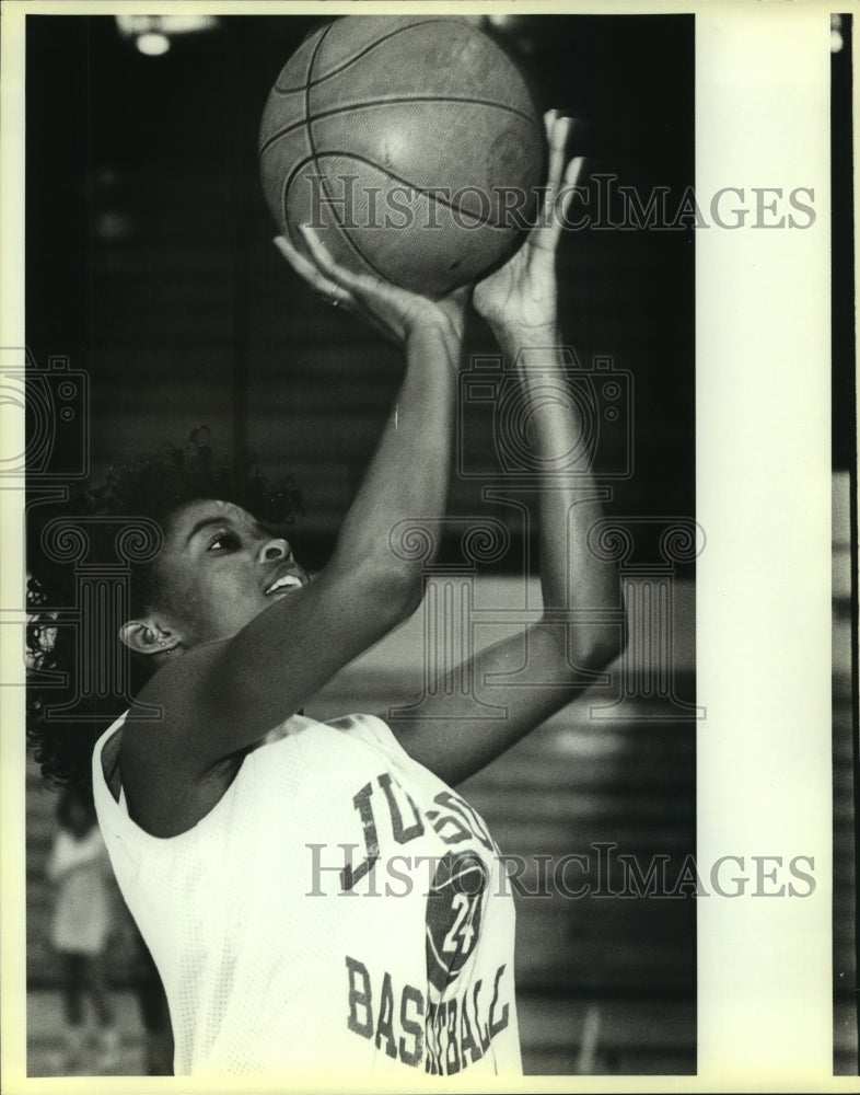 1986 Press Photo Sharon Lewis, Judson High School Basketball Player - sas12094 - Historic Images