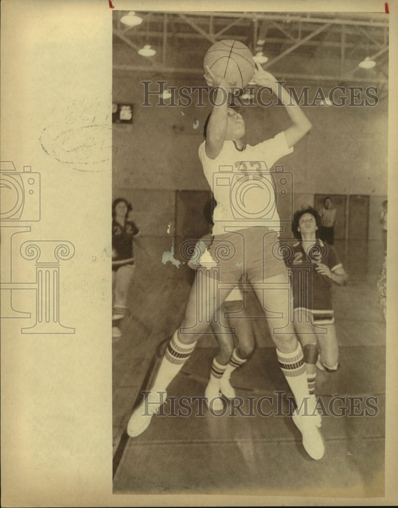 1981 Press Photo Fenise Dembo, Fox Tech High School Basketball Player- Historic Images