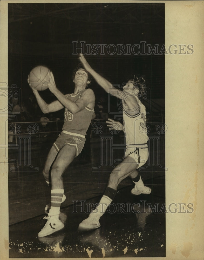 Press Photo Freddy Lopez, Jefferson High School Basketball Player at Game - Historic Images