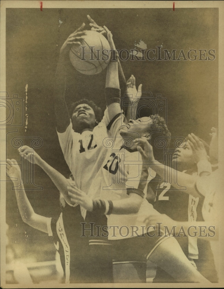 1981 Press Photo Jacqueline Taylor, Sam Houston High School Basketball Player- Historic Images