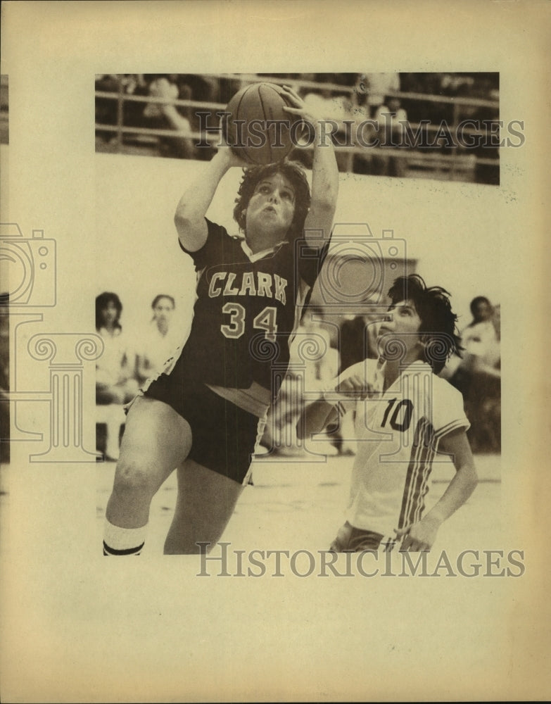 1982 Press Photo Cindy Musser, Clark High School Basketball Player at Game - Historic Images