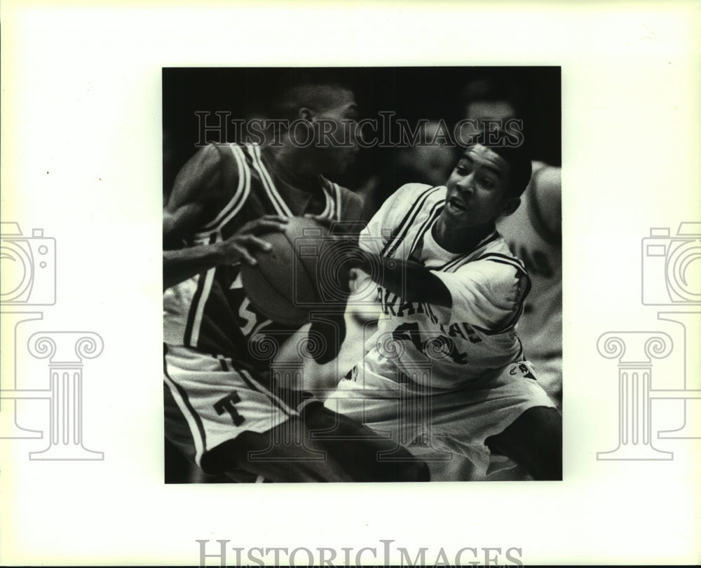 1994 Press Photo George Gervin, MacArthur High School Basketball Player at Game- Historic Images