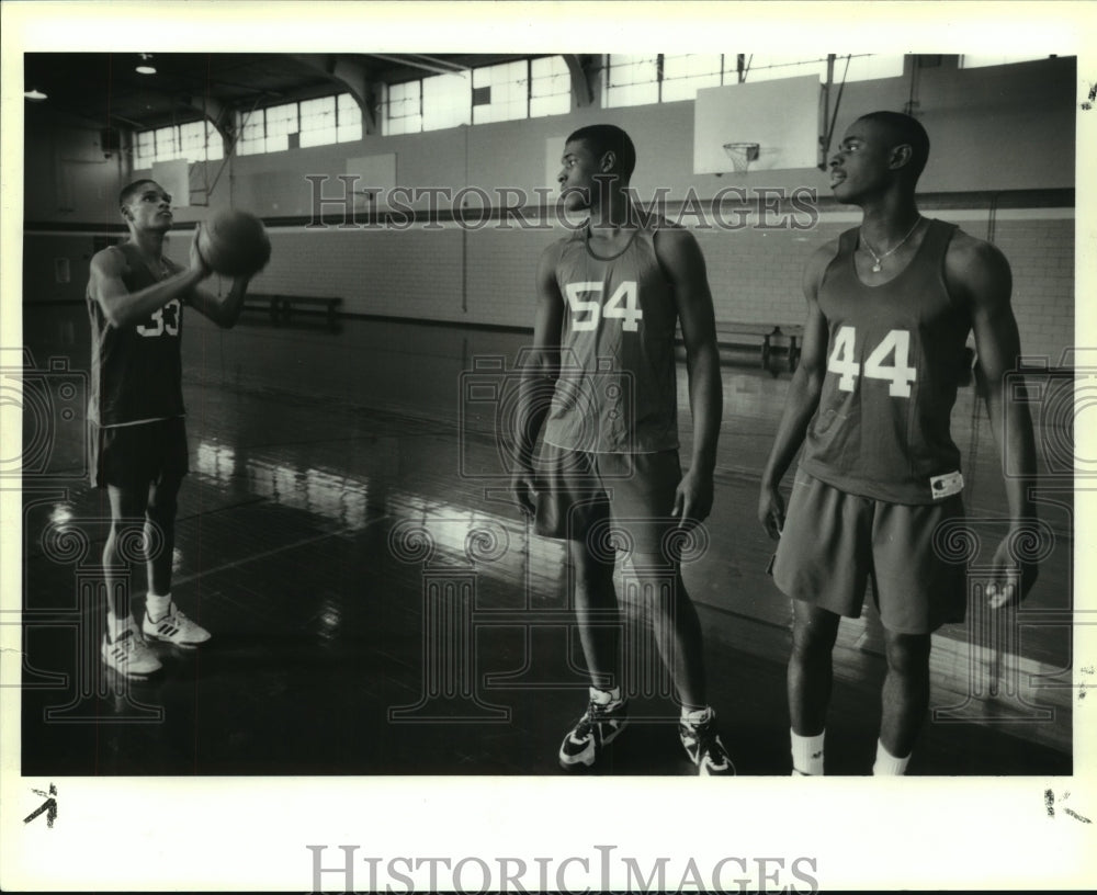 1993 Press Photo Sam Houston High School Basketball Players at Practice- Historic Images