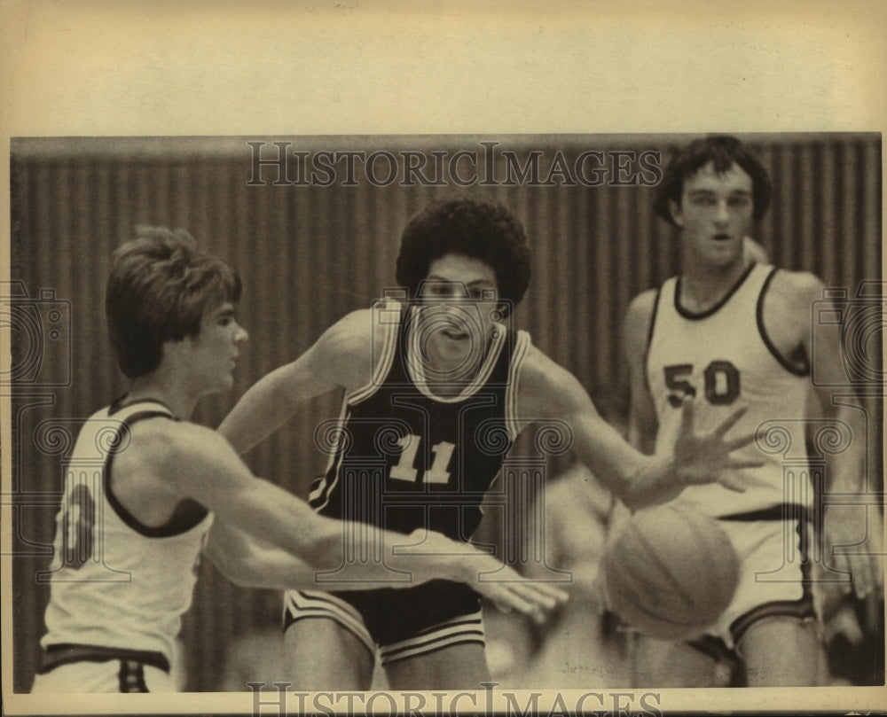 1982 Press Photo Anthony Gonzalez, King Basketball Player at Churchill Game - Historic Images