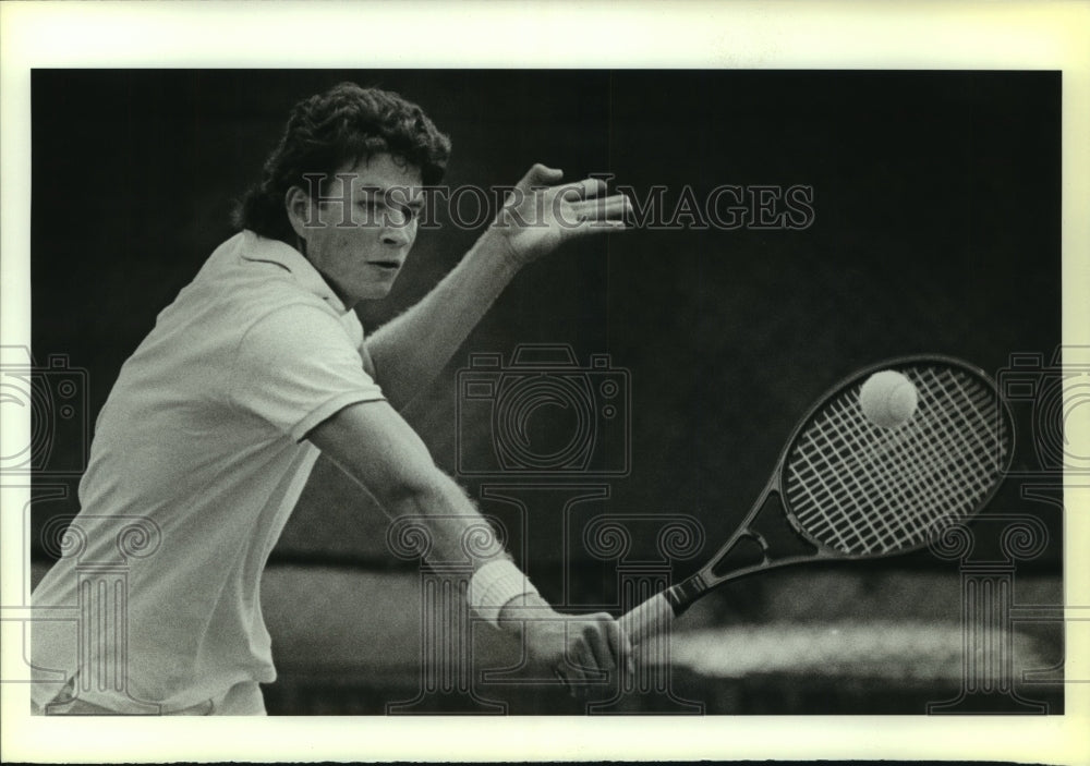 1985 Press Photo Chris Kennedy, Trinity Tennis Player - sas12391 - Historic Images
