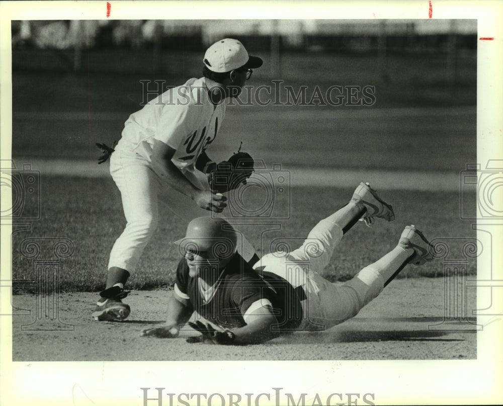 1989 Press Photo Scott Kohler Slides at Madison High School Baseball Game- Historic Images