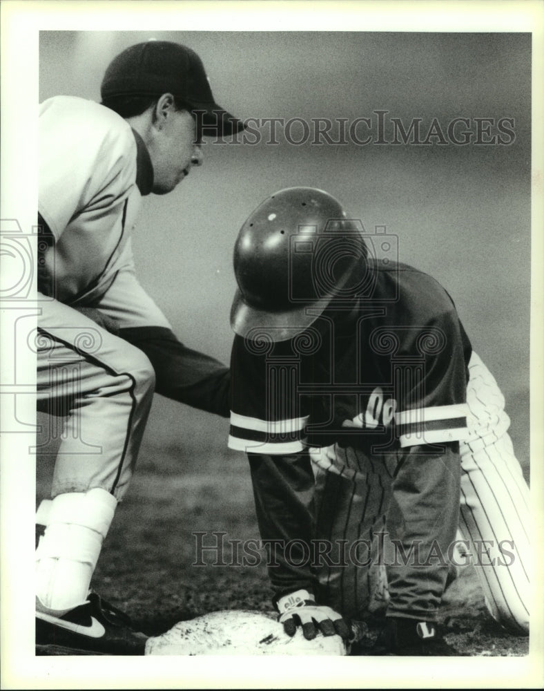 1990 Press Photo Pleasanton and Austin Anderson High School Baseball Players- Historic Images