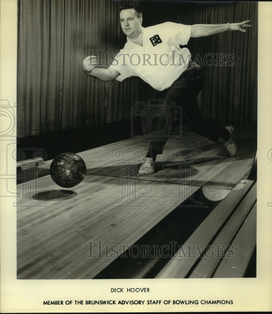 Press Photo Dick Hoover, Brunswick Bowling Champions Advisory Staff member- Historic Images