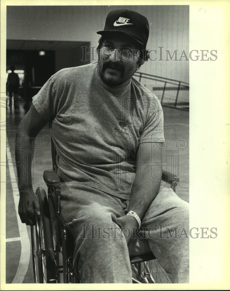 1984 Press Photo Gave Rivera at Rehab Center - sas13181 - Historic Images