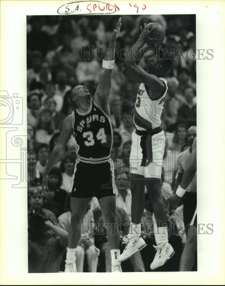 1990 Press Photo Terry Cummings, San Antonio Spurs Basketball Player at Game- Historic Images