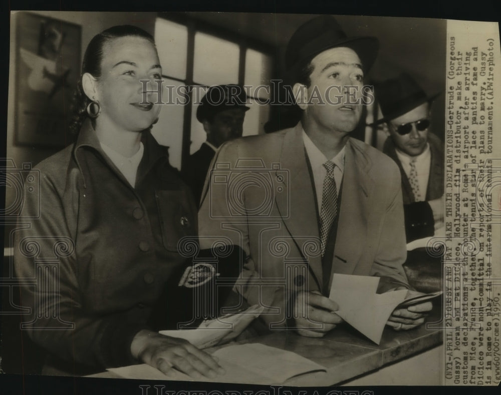 1950 Press Photo "Gorgeous Gussy" Moran, Tennis Player in Rome with Pat DiCicco- Historic Images