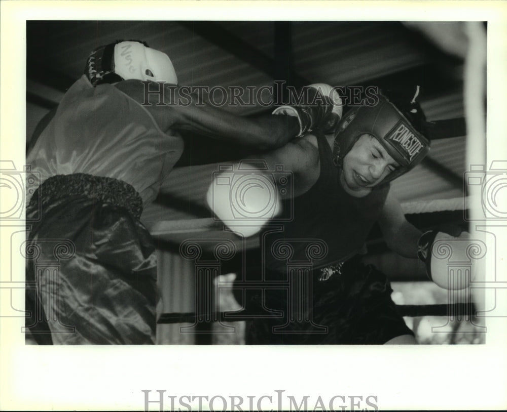 1992 Press Photo Boxers Jose Saucedo and Mario Moriada at Junior Olympics Bout-Historic Images