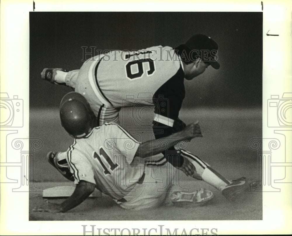 1989 Press Photo Highlands and Judson High School Baseball Players at Game- Historic Images