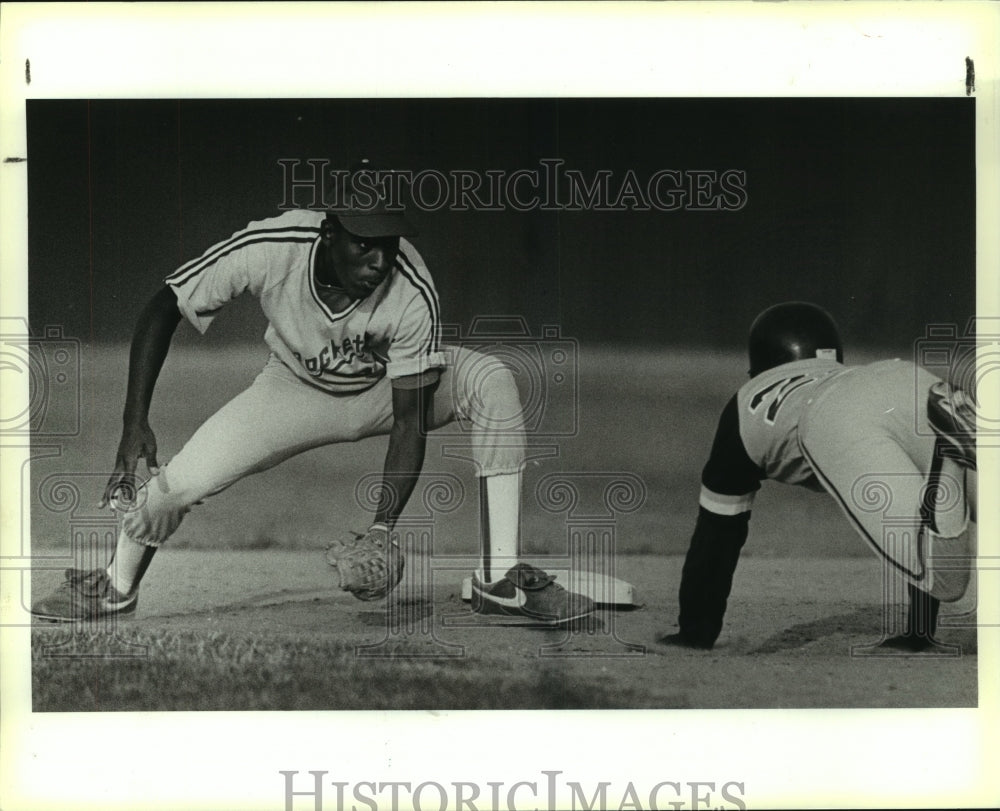 1989 Press Photo Mike Jinks Judson High School Baseball Player at Highlands Game-Historic Images