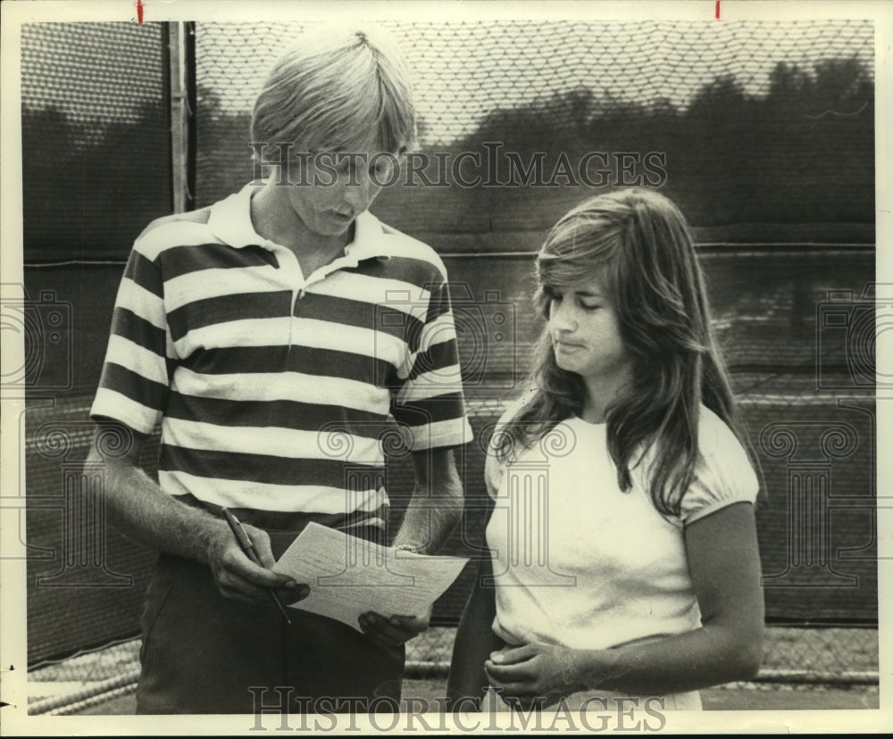 1977 Press Photo Mike Moore, Tennis Professional with Carol Evans - sas13536 - Historic Images