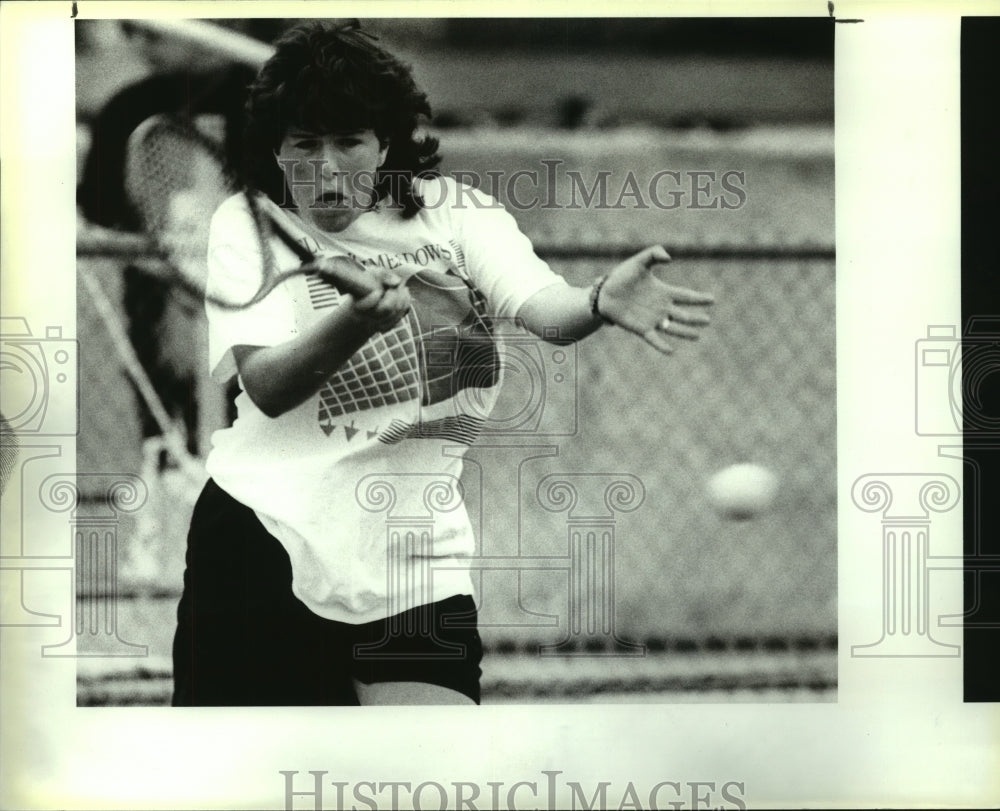 1990 Press Photo Yvonne Allerkamp, MacArthur High School Tennis Player - Historic Images
