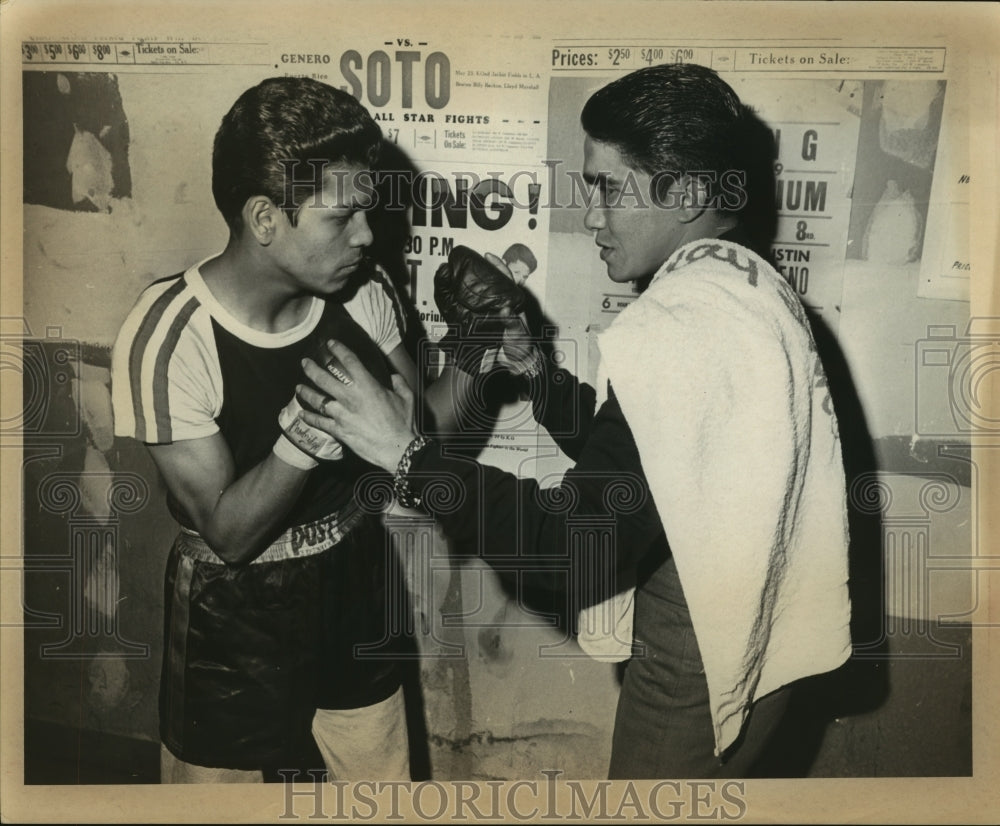 Press Photo Boxer Tony Moreno with Jesus Pimente - sas13598- Historic Images