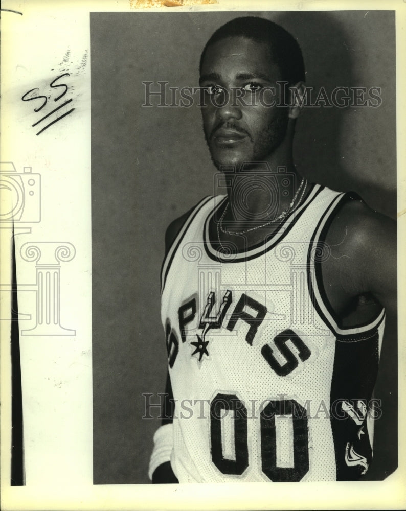 Press Photo Johnny Moore, Spurs Basketball Player - sas13646 - Historic Images
