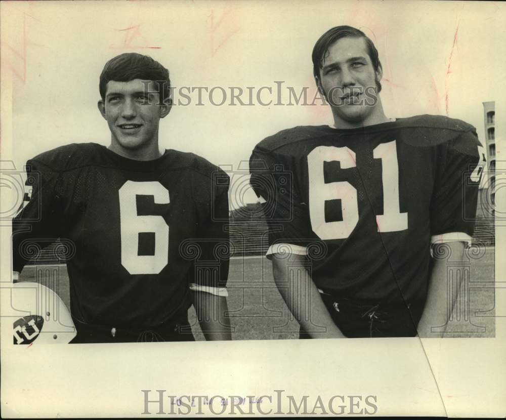 1971 Press Photo Trinity University football player Billy Lynch and teammate - Historic Images