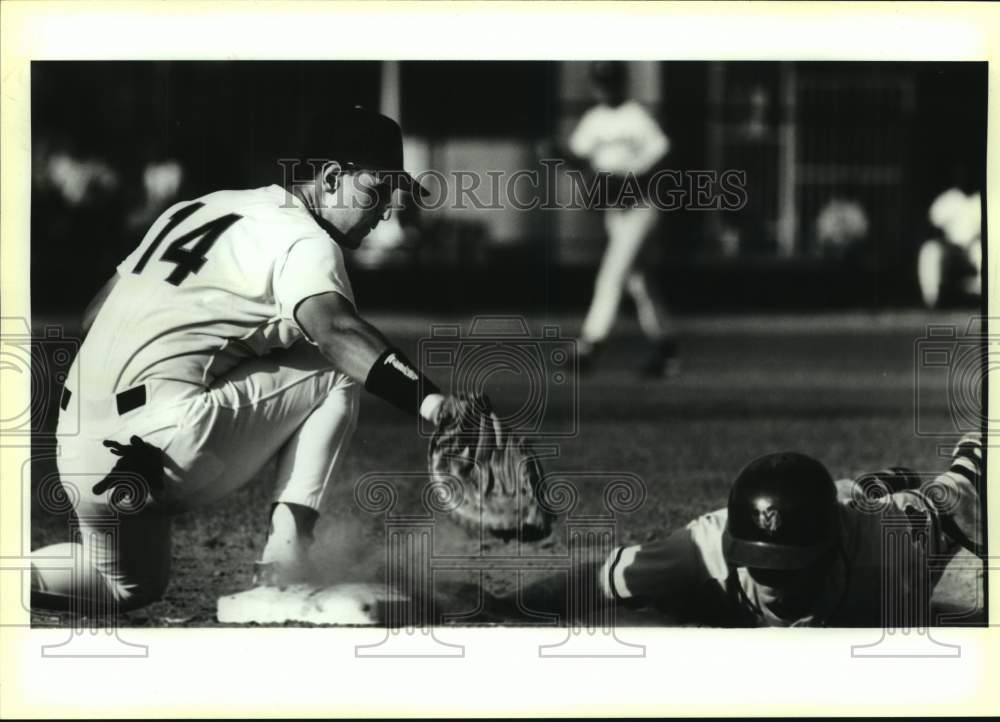 1993 Press Photo San Antonio and Midland play minor league basetball - sas14030 - Historic Images