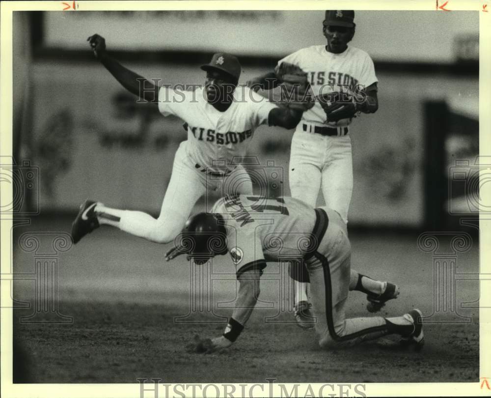 1989 Press Photo The San Antonio Missions and Midland play minor league baseball - Historic Images