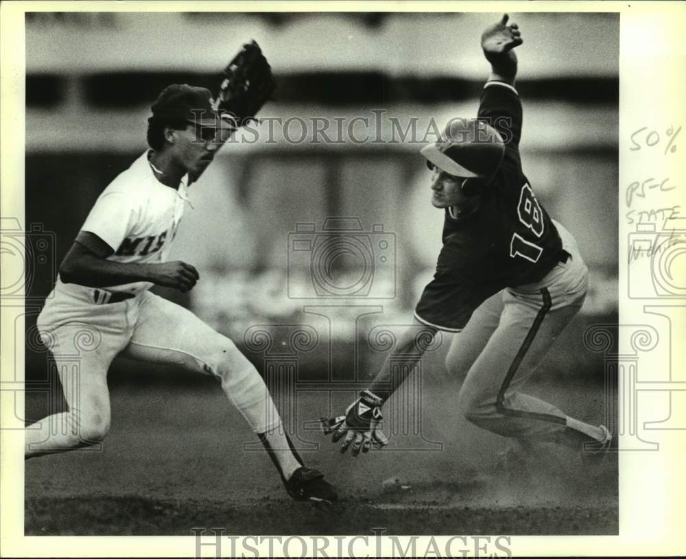 1989 Press Photo The San Antonio Missions and Wichita play minor league baseball- Historic Images