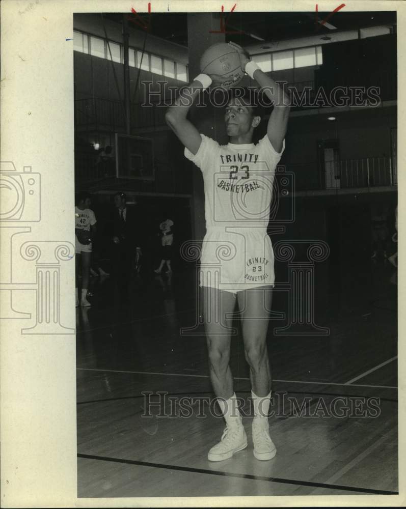 Press Photo Trinity University basketball player John Lynch - sas14112-Historic Images