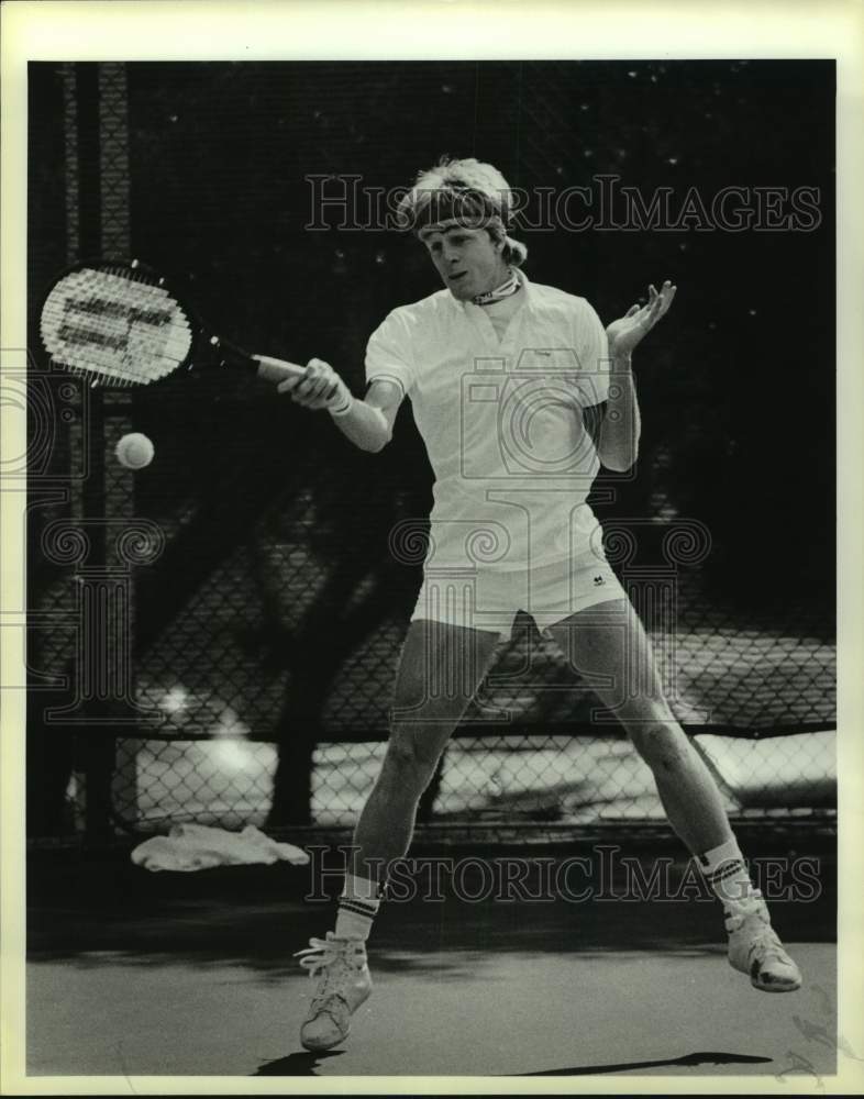 1986 Press Photo Trinity tennis player Dexter MacBride - sas14138 - Historic Images