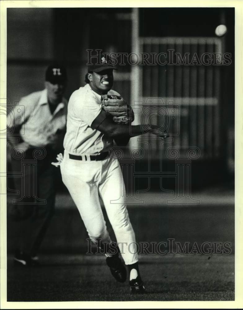 1993 Press Photo San Antonio Missions baseball player Henry Blanco in action - Historic Images