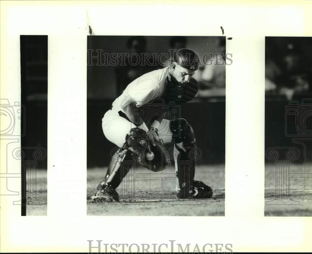 1992 Press Photo A San Antonio Missions baseball catcher in action - sas14308 - Historic Images